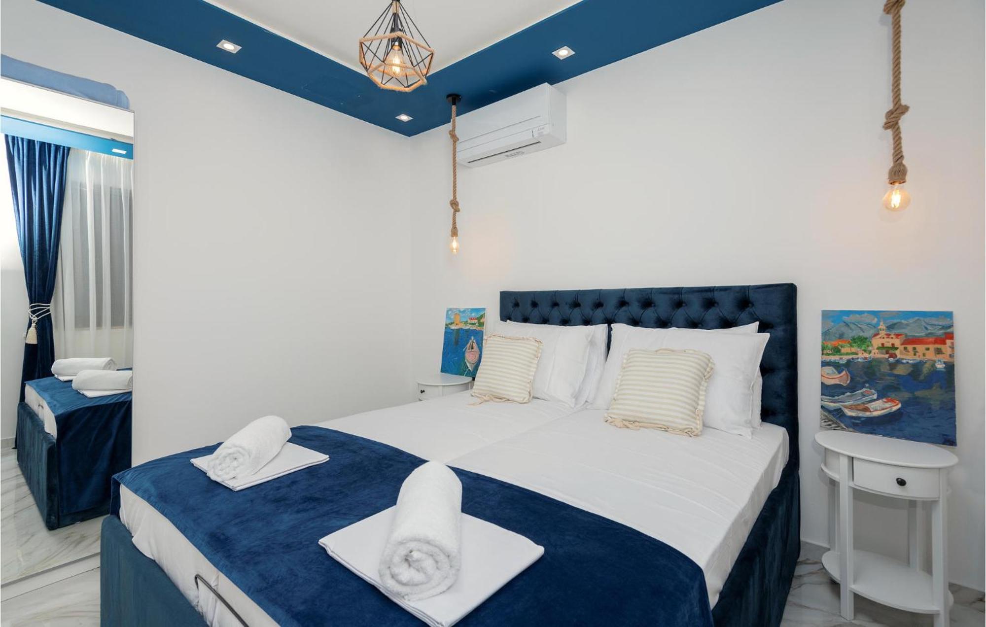 1 Bedroom Amazing In Makarska